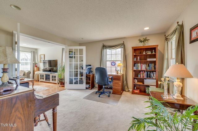 701 Dewberry Circle, Kingsport, TN 37663