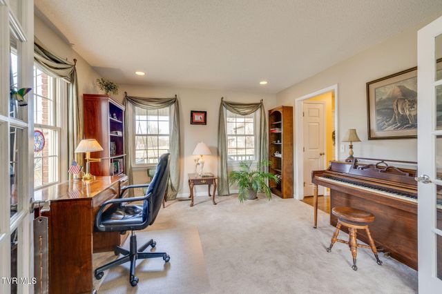 701 Dewberry Circle, Kingsport, TN 37663