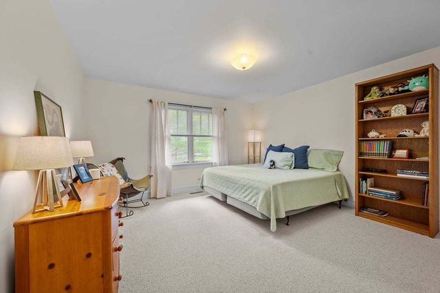 1190 W Old Mill Road, Lake Forest, IL 60045