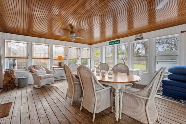 1190 W Old Mill Road, Lake Forest, IL 60045