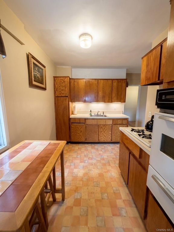 89-15 Parsons Blvd 4G, Jamaica, NY 11432 — exterior