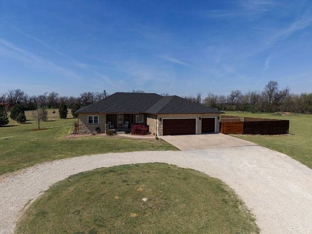 2601 S Brookmeadow Dr, Garden Plain, KS 67050