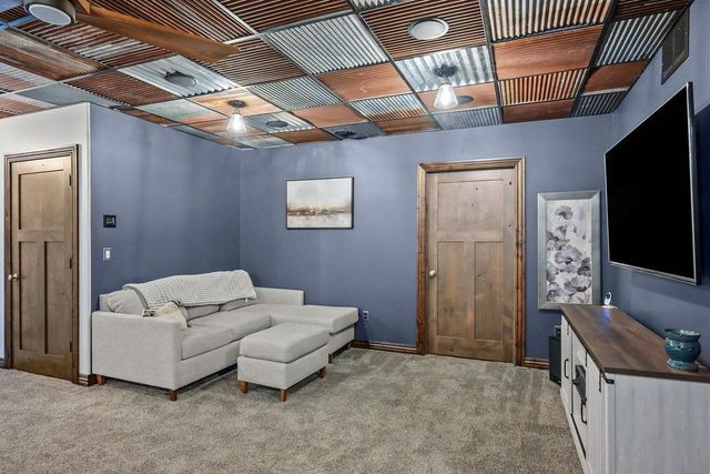 2601 S Brookmeadow Dr, Garden Plain, KS 67050