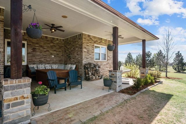 2601 S Brookmeadow Dr, Garden Plain, KS 67050