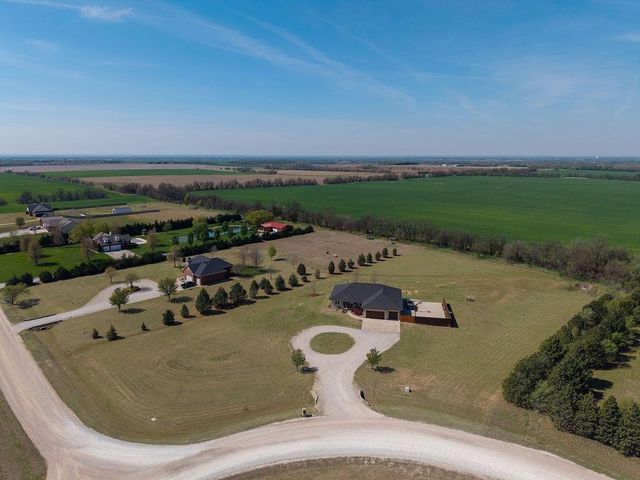 2601 S Brookmeadow Dr, Garden Plain, KS 67050