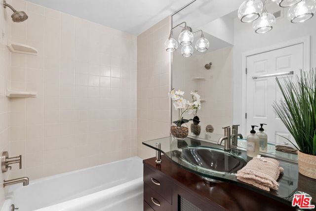 9000 Cynthia Street 208, West Hollywood, CA 90069