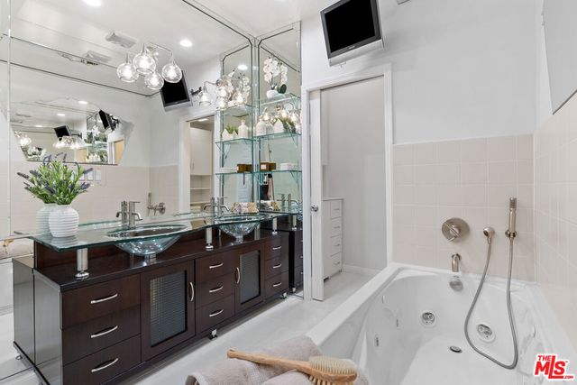 9000 Cynthia Street 208, West Hollywood, CA 90069