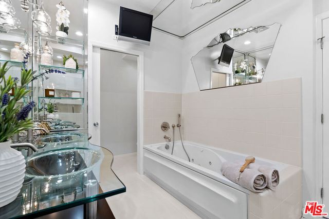 9000 Cynthia Street 208, West Hollywood, CA 90069