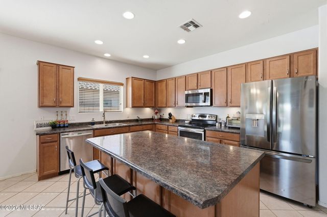 12348 E Calle Riobamba, Vail, AZ 85641