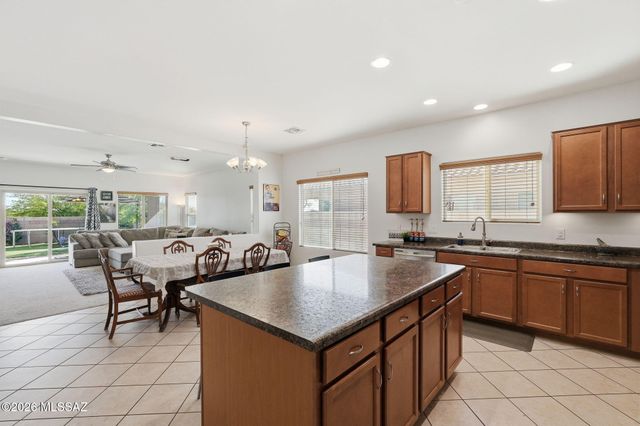 12348 E Calle Riobamba, Vail, AZ 85641