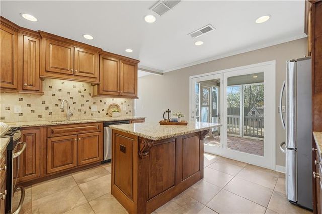 320 Sea Holly Circle, Roswell, GA 30076