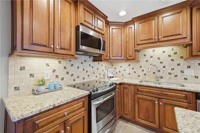 320 Sea Holly Circle, Roswell, GA 30076