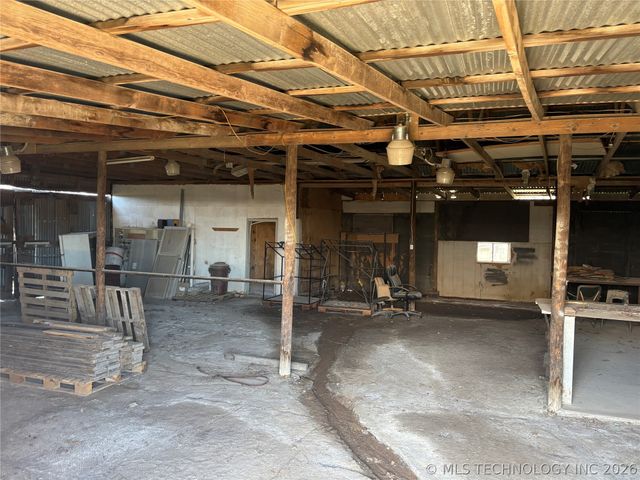 9520 N 160 Road, Beggs, OK 74421