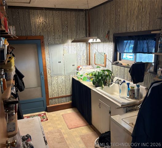 9520 N 160 Road, Beggs, OK 74421