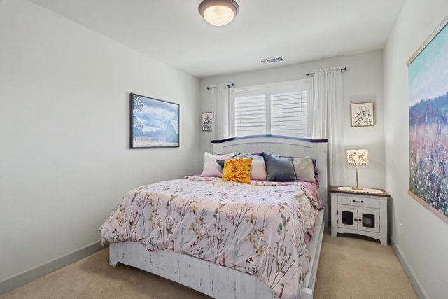 9537 Upper Valley Rd, Auburn, CA 95602
