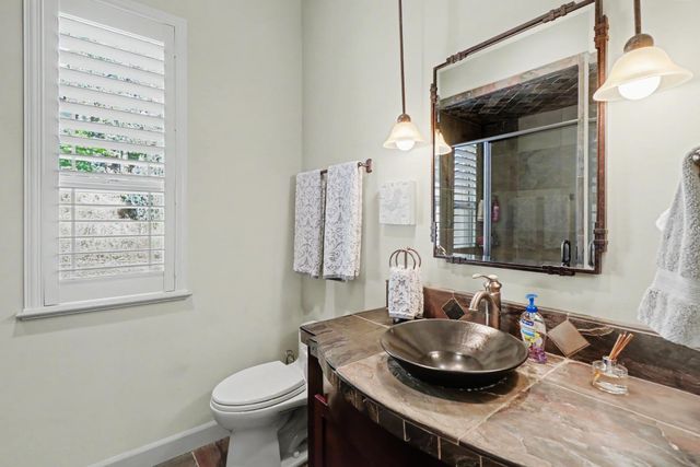 9537 Upper Valley Rd, Auburn, CA 95602