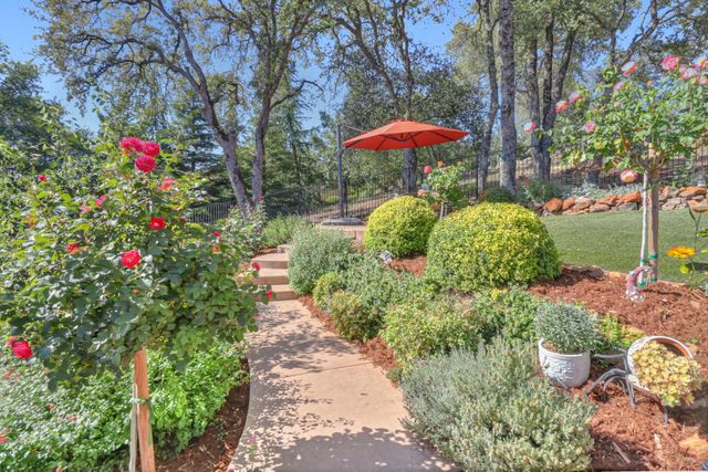 9537 Upper Valley Rd, Auburn, CA 95602