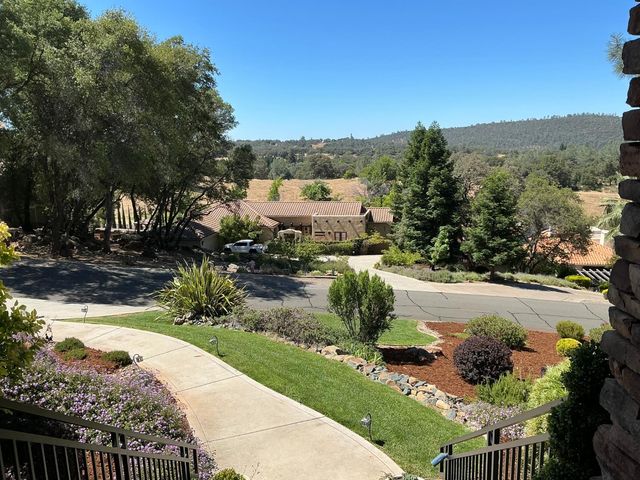 9537 Upper Valley Rd, Auburn, CA 95602