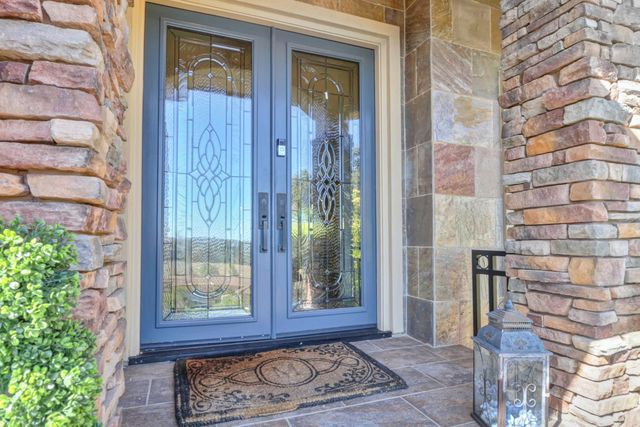 9537 Upper Valley Rd, Auburn, CA 95602