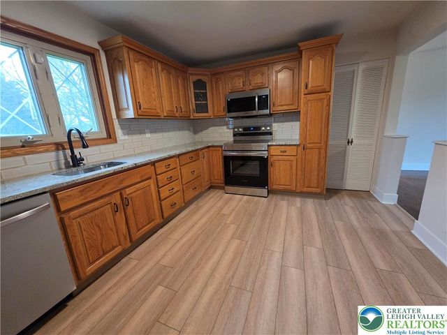 1645 Mark Twain Circle, Hanover Twp, PA 18017