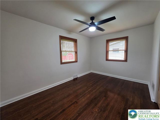 1645 Mark Twain Circle, Hanover Twp, PA 18017