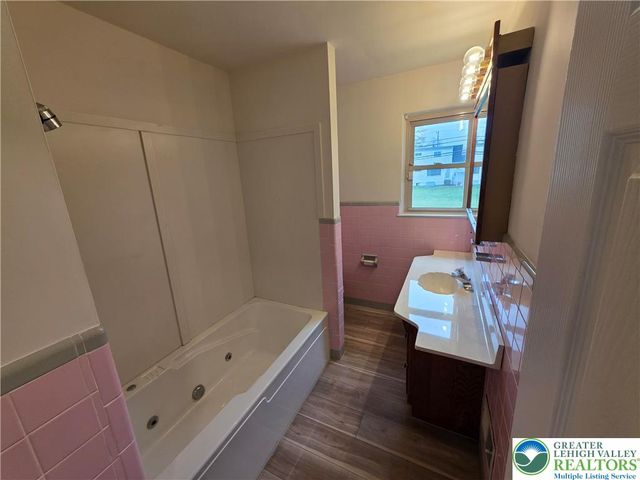 1645 Mark Twain Circle, Hanover Twp, PA 18017