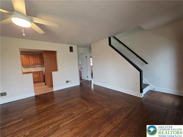 1645 Mark Twain Circle, Hanover Twp, PA 18017