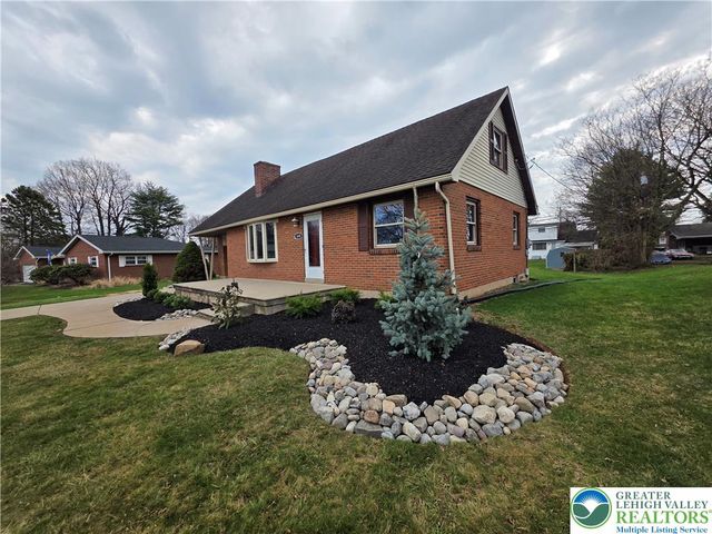 1645 Mark Twain Circle, Hanover Twp, PA 18017