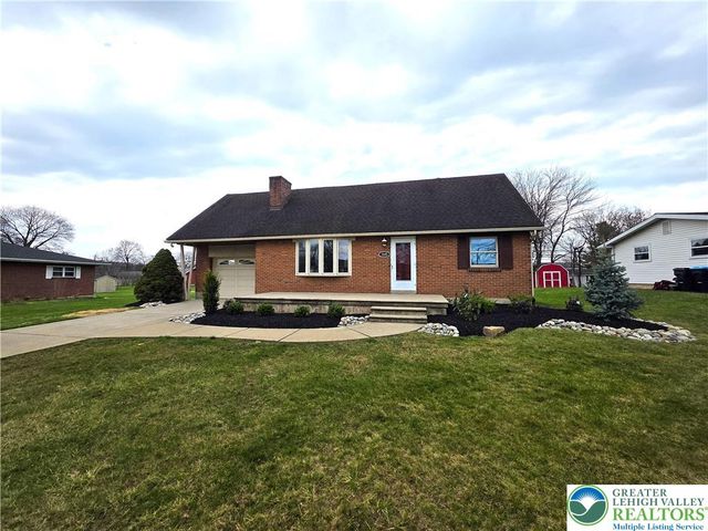 1645 Mark Twain Circle, Hanover Twp, PA 18017