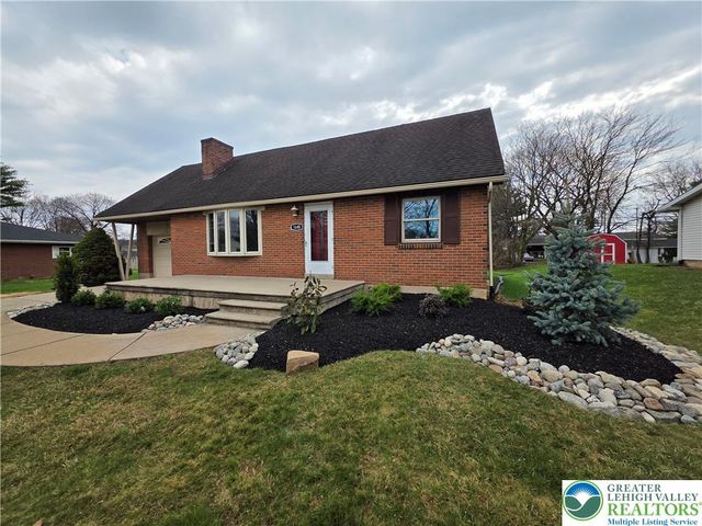 1645 Mark Twain Circle, Hanover Twp, PA 18017