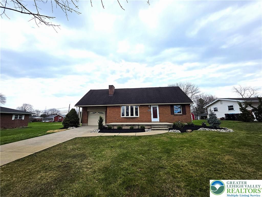 1645 Mark Twain Circle, Hanover Twp, PA 18017