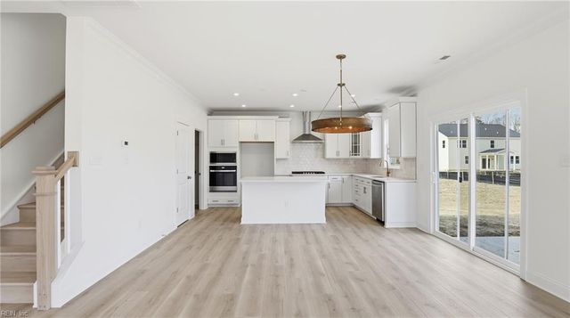 1433 Wharf Hill DR, Smithfield, VA 23430