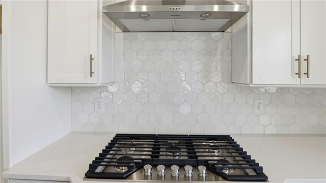 1433 Wharf Hill DR, Smithfield, VA 23430