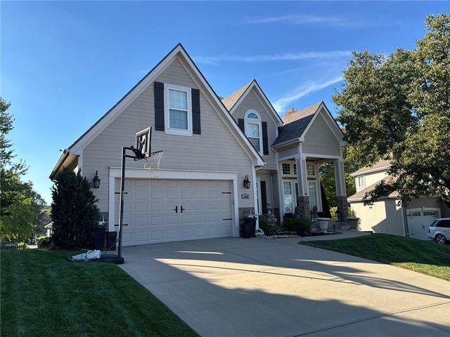 7300 N Myrtle Street, Kansas City, MO 64119