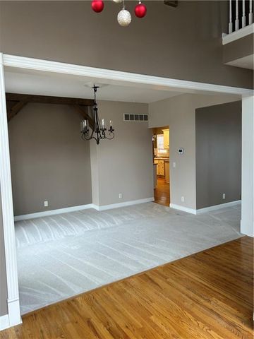 7300 N Myrtle Street, Kansas City, MO 64119