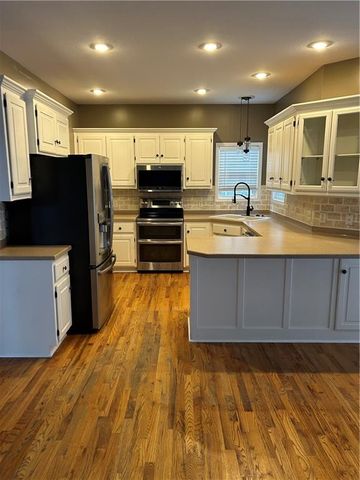 7300 N Myrtle Street, Kansas City, MO 64119