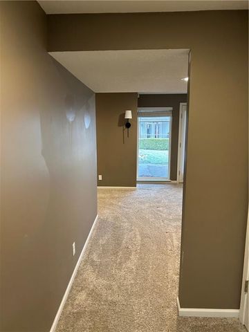 7300 N Myrtle Street, Kansas City, MO 64119