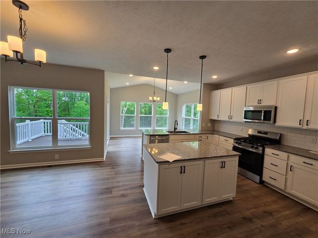 3385 Buckeye Trail, Green, OH 44685