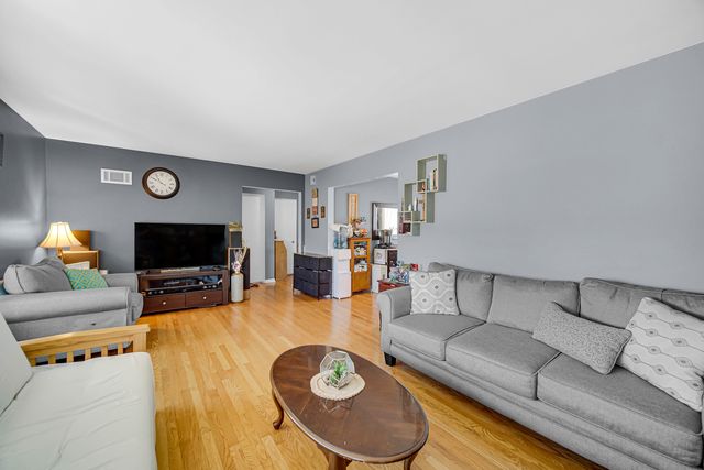 1551 Balmoral Avenue 1551, Westchester, IL 60154