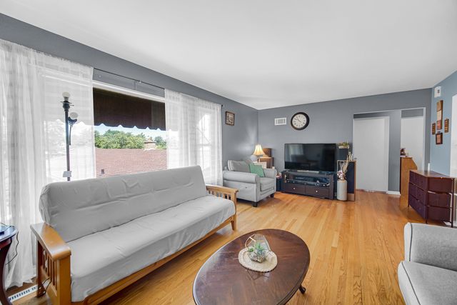 1551 Balmoral Avenue 1551, Westchester, IL 60154