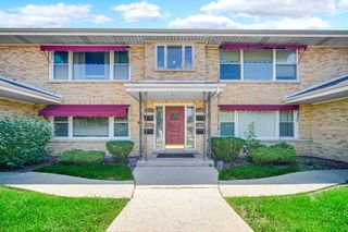 1551 Balmoral Avenue 1551, Westchester, IL 60154