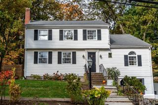 34 Cranberry Ln, Dedham, MA 02026