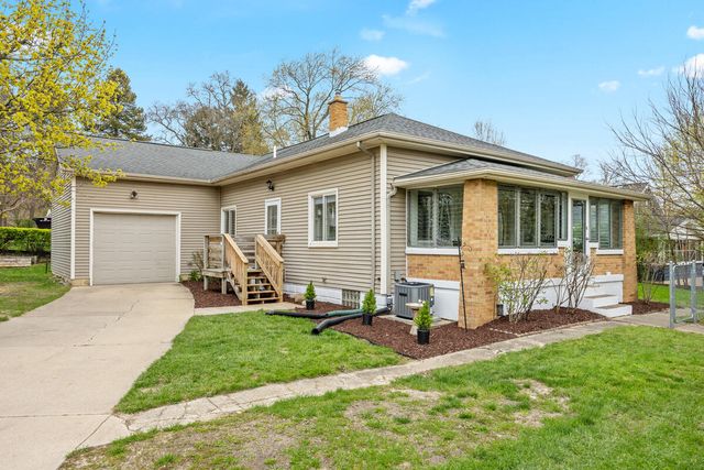 1635 McDonald Street NW, Grand Rapids, MI 49504