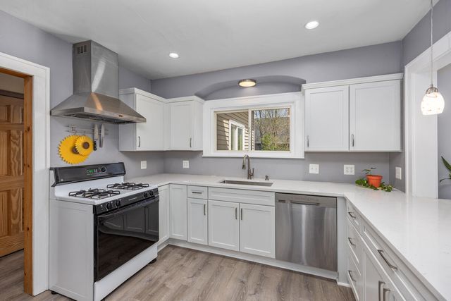 1635 McDonald Street NW, Grand Rapids, MI 49504