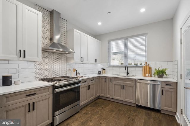 425 WATKINS ST, Philadelphia, PA 19148