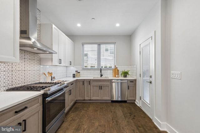 425 WATKINS ST, Philadelphia, PA 19148