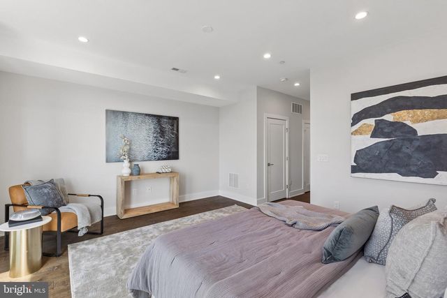 425 WATKINS ST, Philadelphia, PA 19148