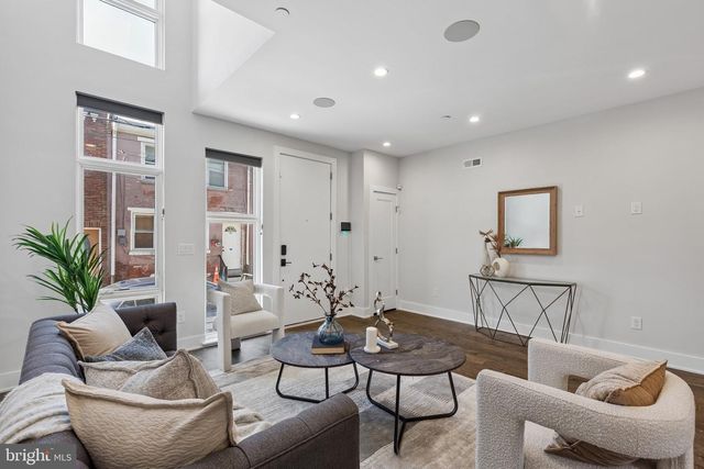 425 WATKINS ST, Philadelphia, PA 19148