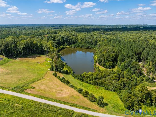 1363 Meadow Grove Dr, Powhatan, VA 23139