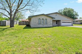 207 Robin Way St., Mt Vernon, TX 75457